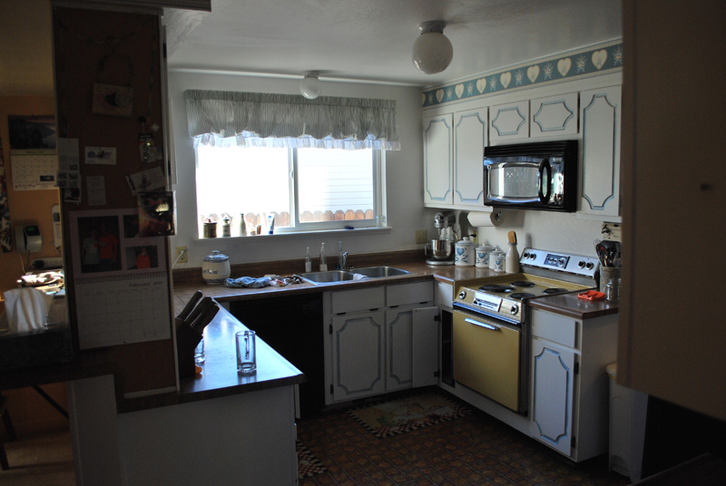 retro kitchn remodeling cost tiem